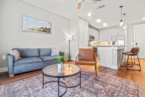 Captivating 1BD1BA Beautiful Pool in Fort Worth