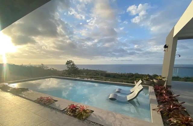 Captivating and enchanting 3-bedroom house on a cliff in beautiful Isabela