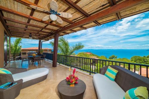 Captivating Ocean Views Condo with Pool