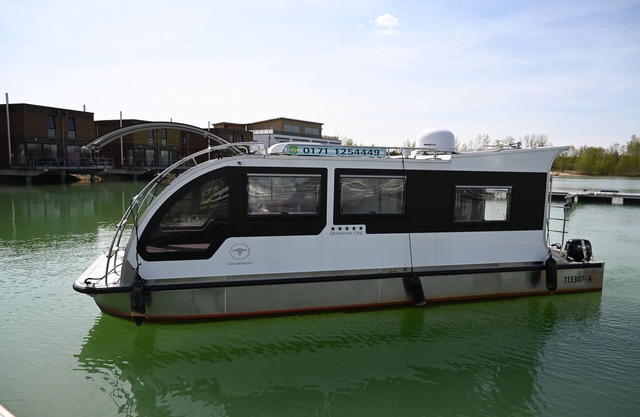Caravan boat Störmthaler See, houseboat with sun terraces on 20 sqm