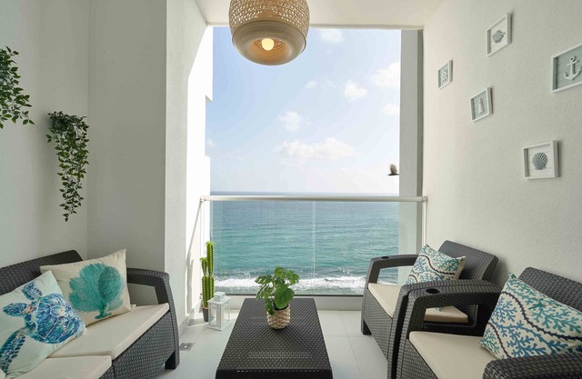 Caribbean Sea View Apt.on 19 level, a serene Stay
