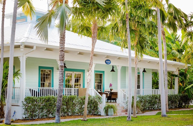 Caribbean-Style Family Home w/Kitchen, WiFi, Outdoor Veranda, & Washer-Dryer