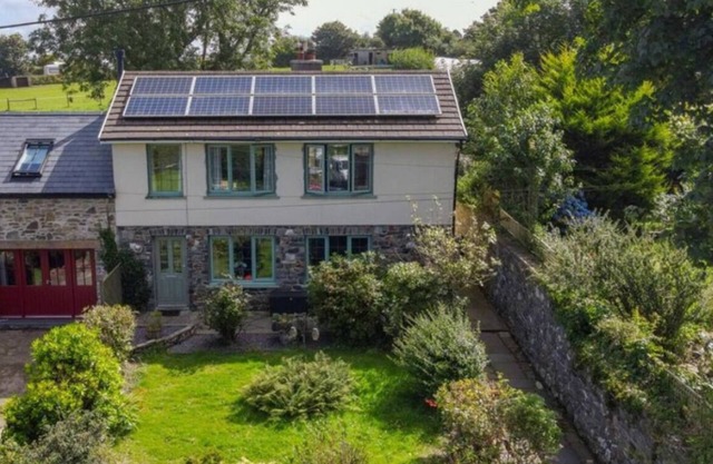 Carreg Yr Onnen - Entire House within Pembrokeshire National Park (Dog Friendly)