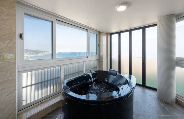 Carrot Ryokan Poolvilla