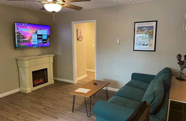 Carter #6 Two Bedroom Apartment near Xavier