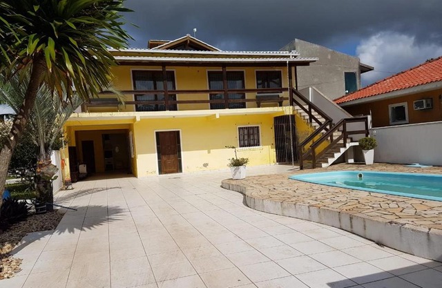 Casa Amarela com Piscina