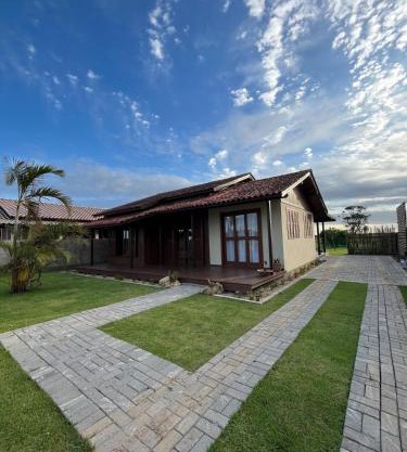 Casa Amendoeira - Rua da Praia Grande - Laguna-SC