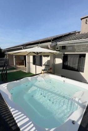 Casa Amor Perfeito com Jacuzzi- 3 Quartos climatizados- Casa confortável e próximo ao Parque Termal!