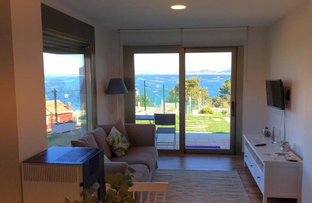 Casa apartamento a pie de playa Areabrava - en Cangas - Hio -Galicia- España