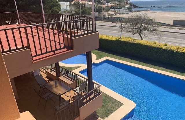 Casa calabardina Luxury Beach House with Private Pool, Terrace & Wi-Fi