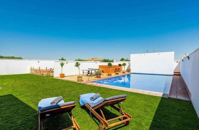 Casa Camino del Torero Marchena by Ruralidays