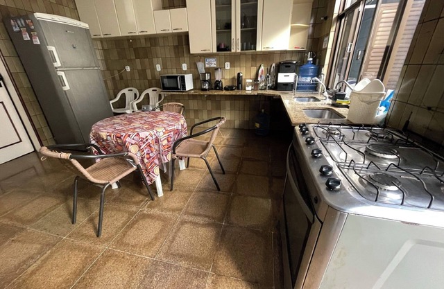 Casa com Piscina e Salão de Festas 3km da Orla