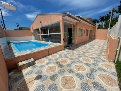Casa com piscina em Pontal do Paraná