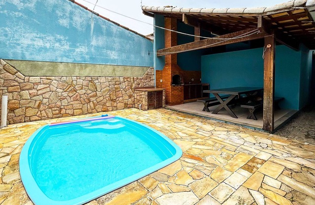 Casa com piscina a 800m do mar - Rio das Ostras/RJ