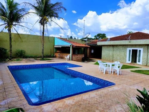 Casa com piscina - Canto do Sábia