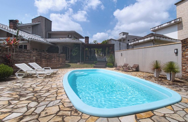Casa com piscina, churrasq e Wi-Fi em Criciúma/SC