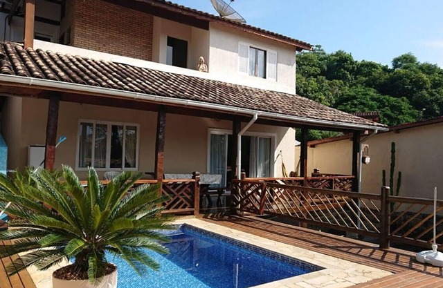 Casa com piscina e lazer completo em Ilhabela/SP