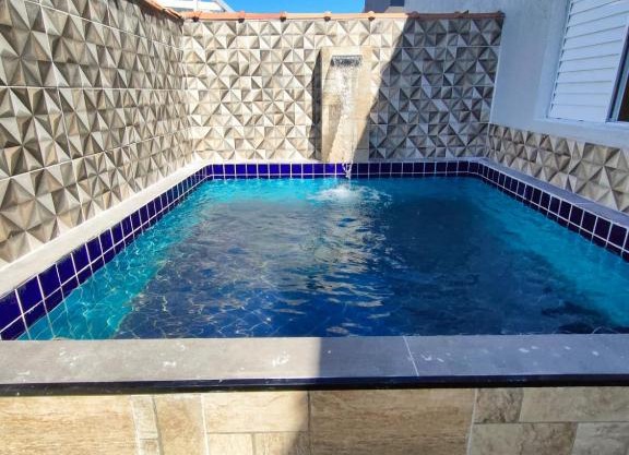 Casa com piscina em itanhaem