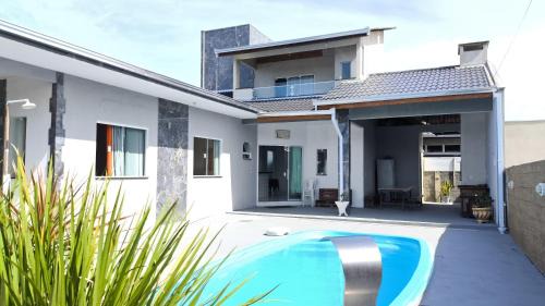 Casa com piscina Itapoá Itapema do Norte