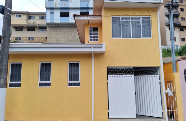 Casa ,com uma Suite,sala de Estar,cozinha Garagem