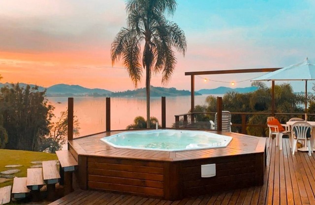 Casa Com Vista Incrível na Lagoa Imaruí - SRR005