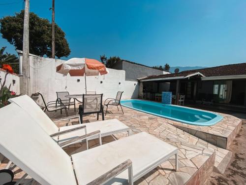 Casa completa com Piscina e Área de Churrasco