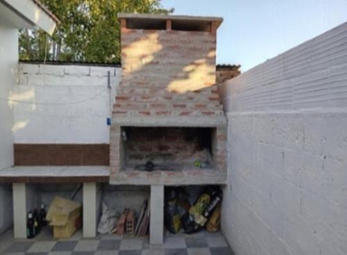 Casa con pileta,quincho ymas servicios para vos
