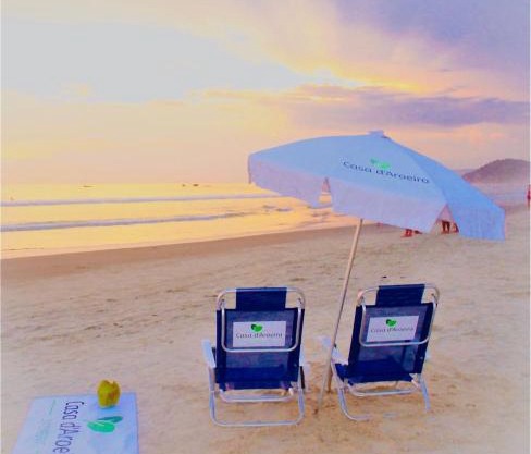 Casa d'Aroeira Residencial Boutique - Centro de Juqueí - 2 quadras do mar - Serviço de Praia - Roupa de Cama 600 fios algodão Egípcio - Toalhas Banho e Praia - Tudo Novo - Estacionamento Interno - Cozinha - Consulte unidades com Ofurô Hidro e Cromoterapia