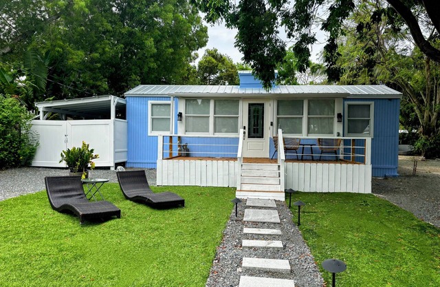 Casa D'Oro, a lovely Conch house on Key Largo