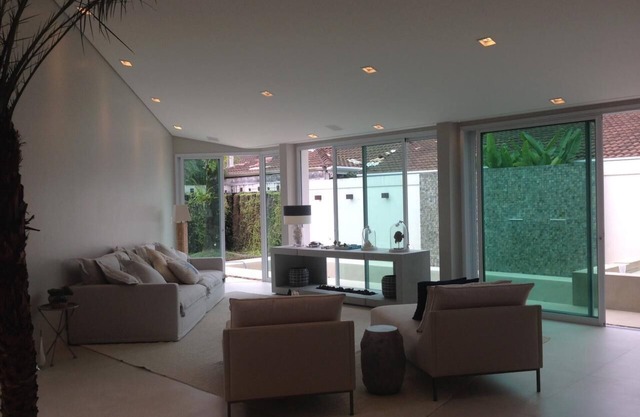 Casa de Alto Padrão em um Refúgio Exclusivo na Praia do Engenho- São Sebastião