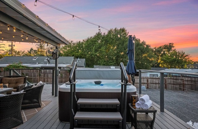 Casa de la Esperanza: 1890s Historic Gem - 6BD/4BA