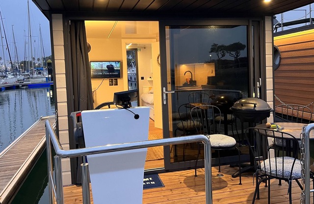 Casa de lujo flotante a orillas del Guadiana