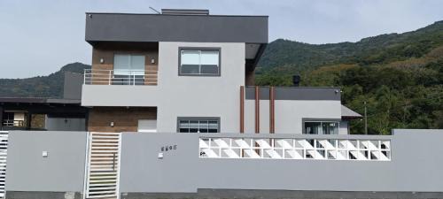 Casa de praia/campo próximo Balneário dos Açores