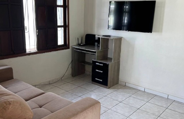 Casa de praia MOBILIADA e c/piscina, AC, WIFI e sacadas com vista para o mar.