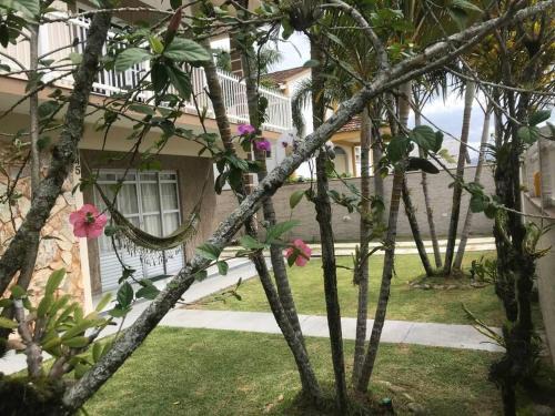 Casa de três quartos 02 banheiros Guarda do Embaú