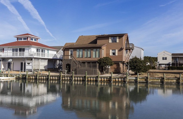 Casa Del Canal is a fabulous Waterfront Vacation Home only minutes from Chincote