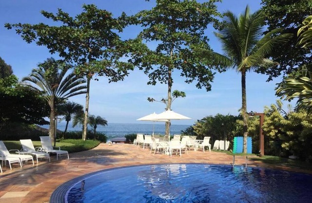 Casa Deliciosa em Condo c/Piscina Frente ao Mar