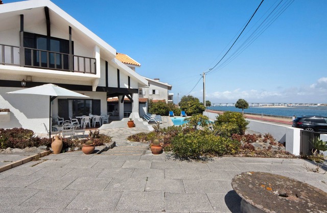 Casa Do Bico Villa with Saltwater Pool