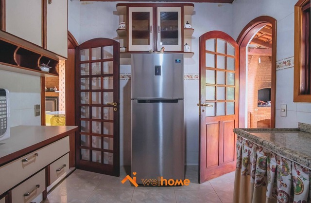 Casa em Santa Bárbara com piscina e forno a lenha