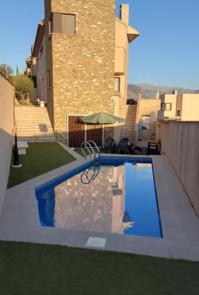 Casa en Granada zona residencial El Serrallo