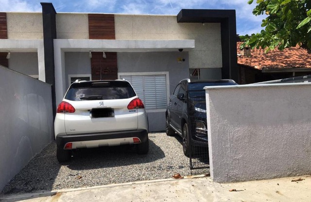 Casa Enseada 3 quartos para até 6 pessoas com 2 ar split