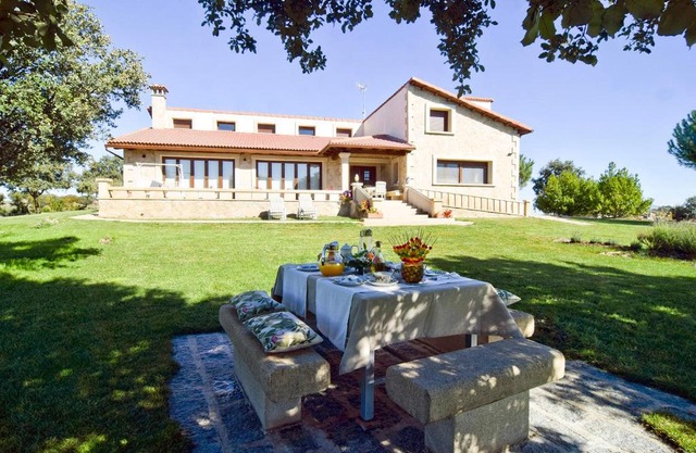 Casa Entre Piedras y Estrellas