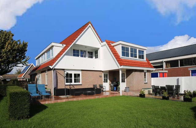 Casa Grande - An amazing house 1 km from Amsterdam