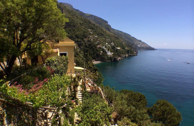 Casa La Riva with shared pool - My Rental Homes