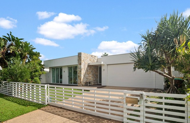 Casa Luxe - Heated Pool, Infared sauna and close to Salt Village