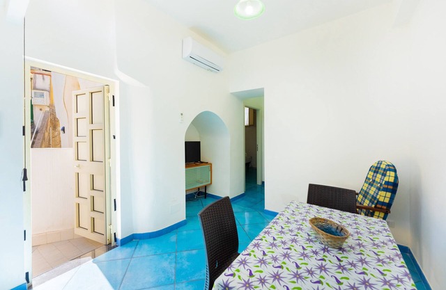 Casa Mena - Two Bedroom Apartment, Sleeps 4