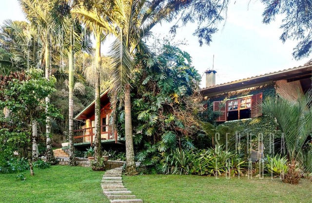 Casa Merlot com Lareira Quadra e Vista para Lago