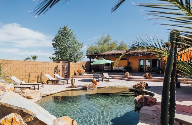 Casa Milagros 5BR Pool Game Room Hot tub AC Desert views Sleeps 12