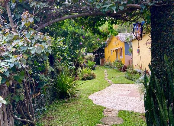 Casa Mulher Arteira - Trilhas e cachoeiras.