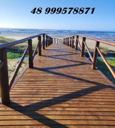 Casa na praia, 100 metros do mar